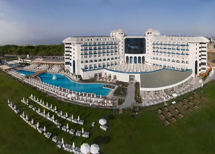 Water Side Resort & Spa